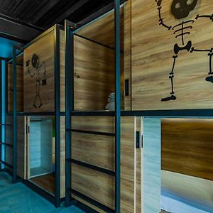 Dormitory Room Mixed